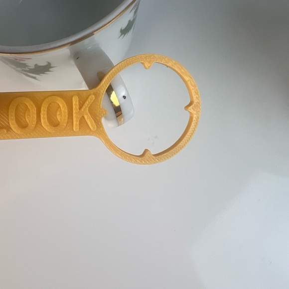 All The Trimmings Japan Tea Set with 6 Canada made Glasses, Teapot & 2 Teacups - Picture 12 of 16